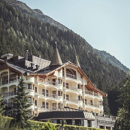 Schlosshotel Ischgl 5 Exterior foto