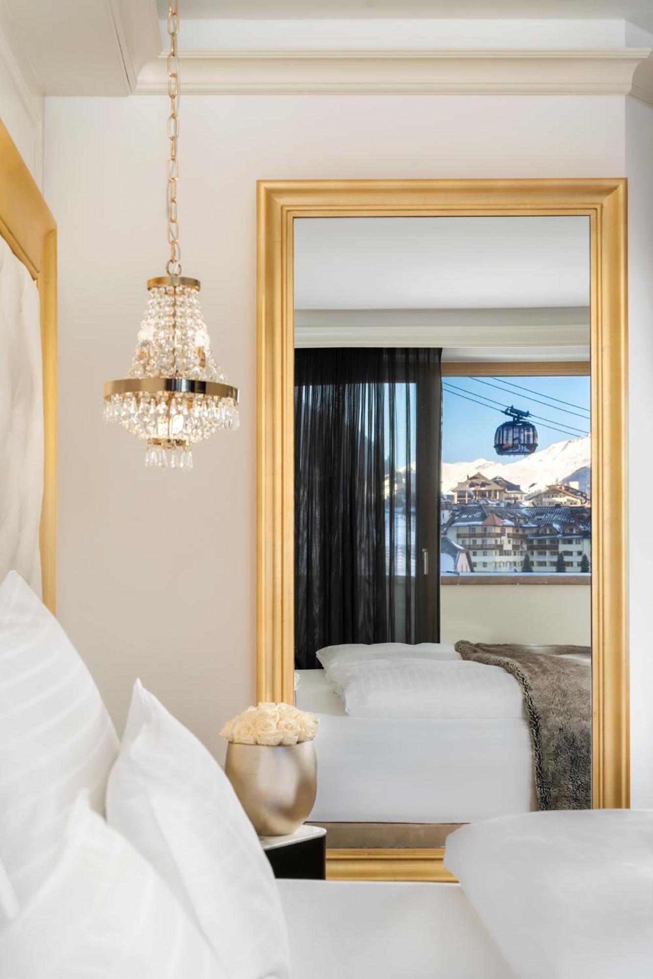 Schlosshotel Ischgl 5 Exterior foto